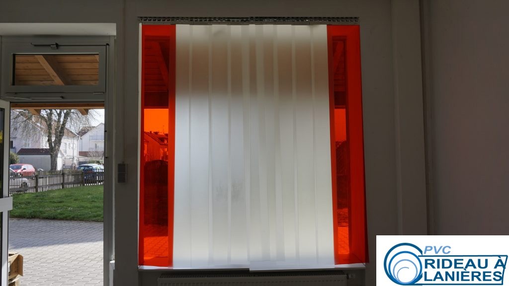 PVC Streifenvorhang mattiert mit Signalstreifen